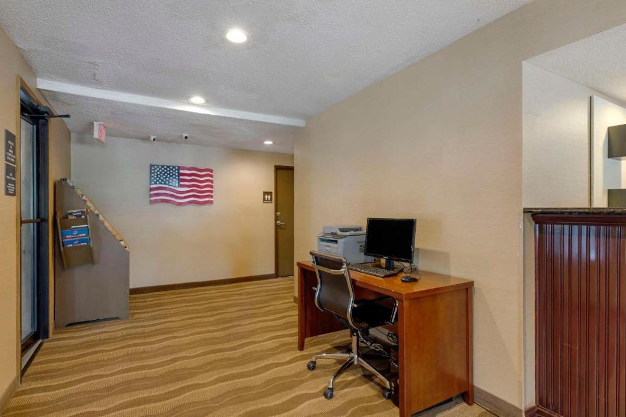 Comfort Inn Mount Vernon Downtown Екстериор снимка